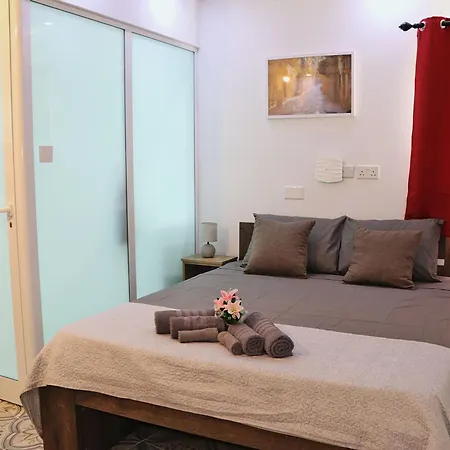 La Corte Trihouse 3 Bedrooms * Żabbar