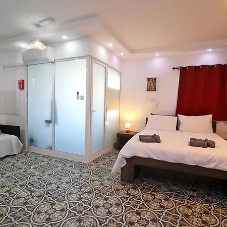 בית נופש La Corte Trihouse 3 Bedrooms Żabbar