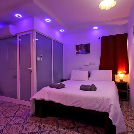 La Corte Trihouse 3 Bedrooms *