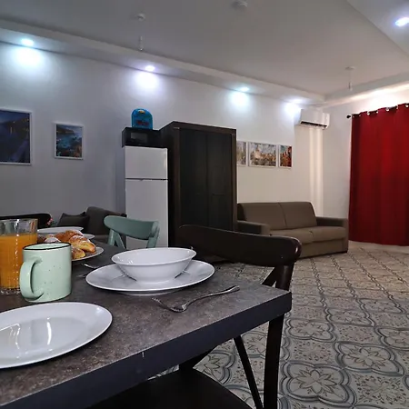 La Corte Trihouse 3 Bedrooms *