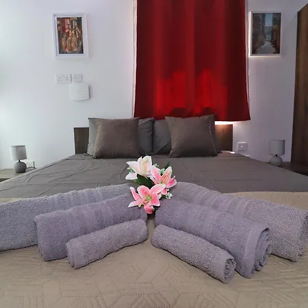 La Corte Trihouse 3 Bedrooms